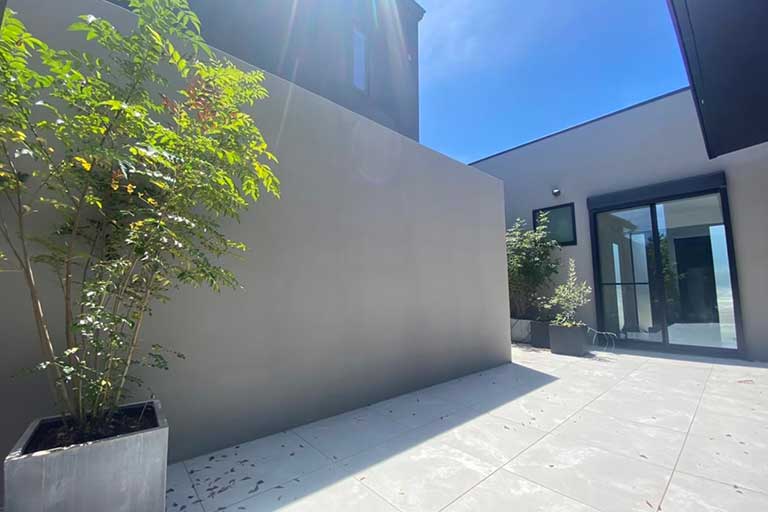 控え壁を作らずに高さを出せる